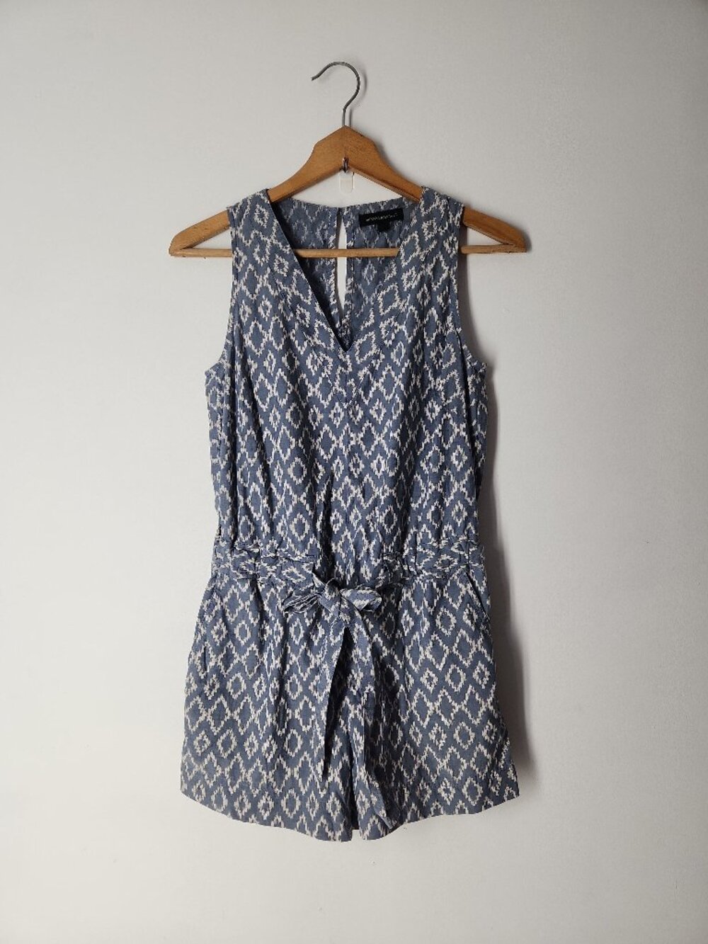 Banana Republic white blue Ikat Print Waist Tie V-Neck Sleeveless Romper 2P